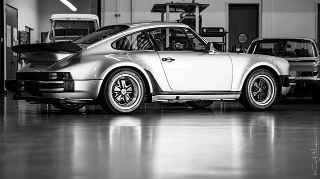 r_elfer's tweet photo. And sometimes the best things in life are expensive...
π· @cars_by_englishman_in_seattle
.
.
πππππ£...#Relfer #porsche #r_elfer #911 #carrera #aircooled #flatsix #rennsport #classic911 #911 #porsche911 #racing #vintage911 #porscheclassic #porscherβ¦ https://t.co/pCjxFNgN6b https://t.co/YCPsv6XqH8