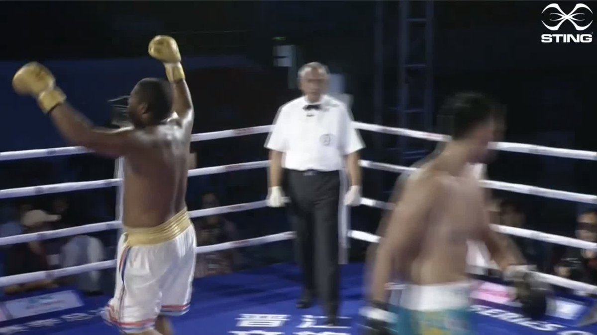 Jose Larduet Gรณmez has got the final win to make it a commanding 4-1 win on the night to @DomadoresCuba.
#WSB8 #Boxing https://t.co/UysqxMTRxM