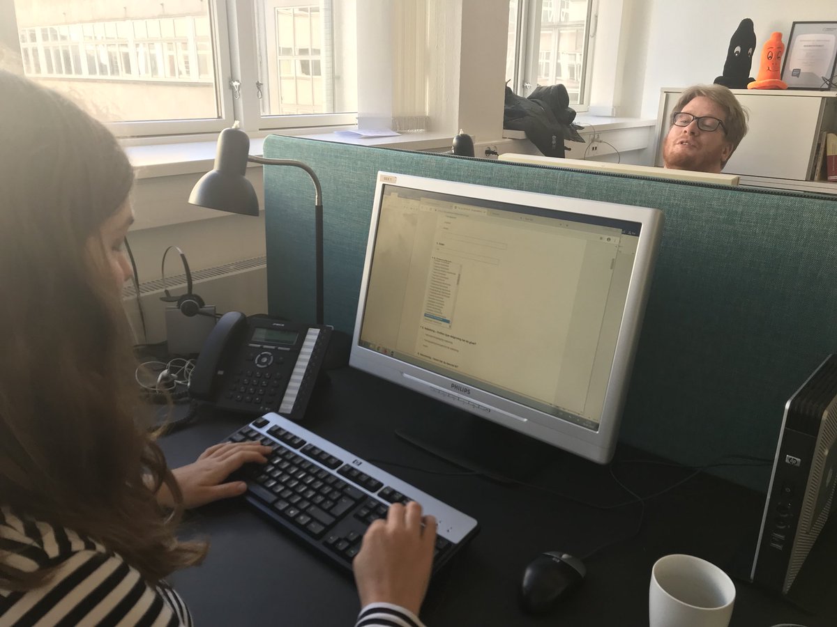 RaadgivningsDK's tweet photo. Det er ik småting, b&amp;u kontakter rådgivningen hos @SexogSamfund om. Der bliver talt pubertet, homoseksualitet, kærester og overgreb. Rådgiverne registrerer bl.a., hvilke temaer henvendelserne handler om. Vigtig vidensindsamling. #frivilligfredag #dkrådgivning https://t.co/8IaUKdGQmF