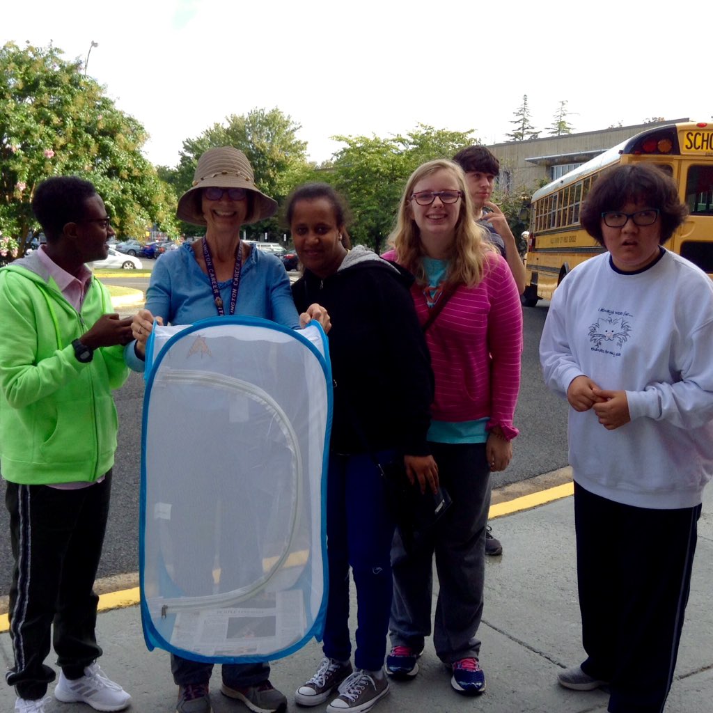 ACCSustainGo's tweet image. The Career Center classes released 4 female monarchs today...on their way to Mexico! @a#margaretchungcc #APSGreen micah_pep