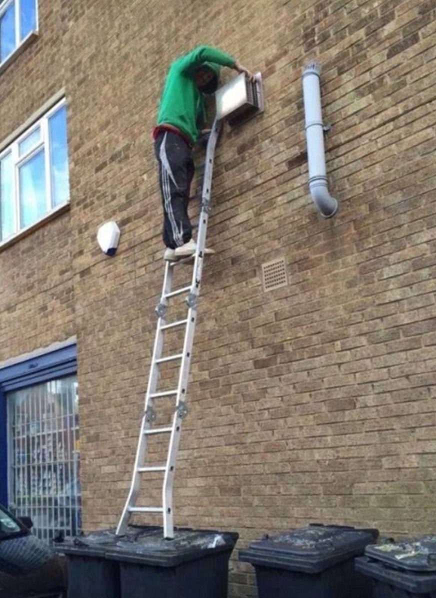 Organizando este mes para enfocarnos en #trabajosenaltura. Que locuras han visto en este tipo de trabajo? Twittea una foto en el hashtag belechalturas  #safety #SafetyFirst #alturas #belechalturas