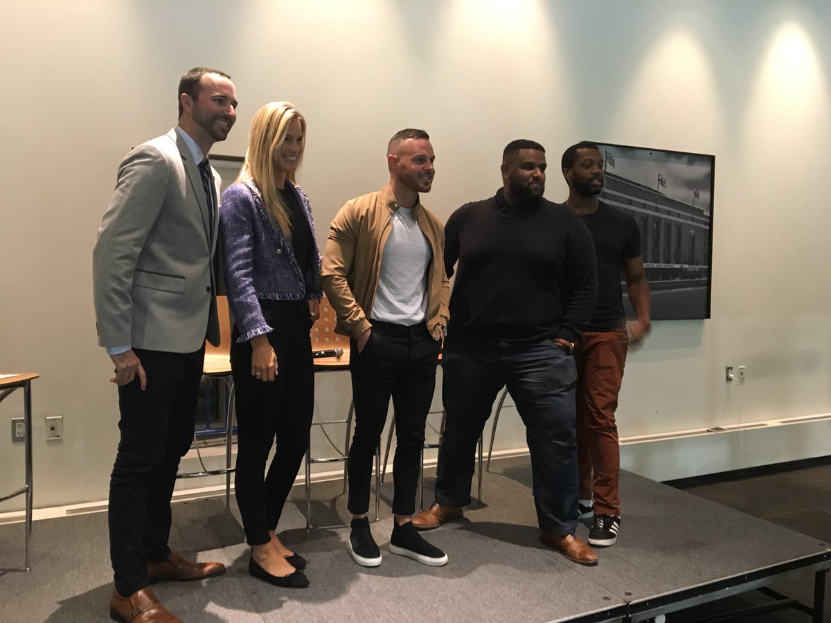 emanuelaors's tweet photo. Great panel last night! Thanks to our amazing panelists for the engaging discussion and to all those that came out :) @BrodieLawson @JabbariWeekes @elamin88 @mrdanielocean @RyeJournAlumni @SholdMediaGroup #RJAATalks #SMGmeetup https://t.co/9mWyHBayt1