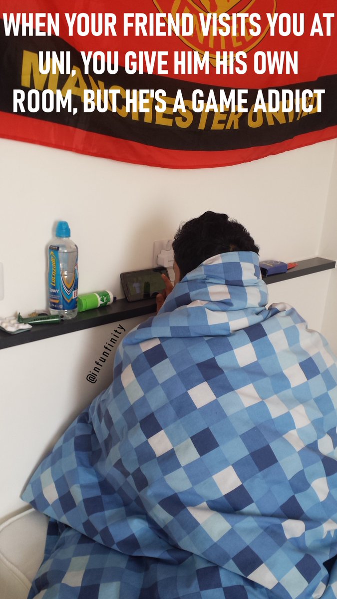 infunfinity's tweet photo. When your friend visits #uni #unilife #gameaddict https://t.co/nCWcrEkrk3