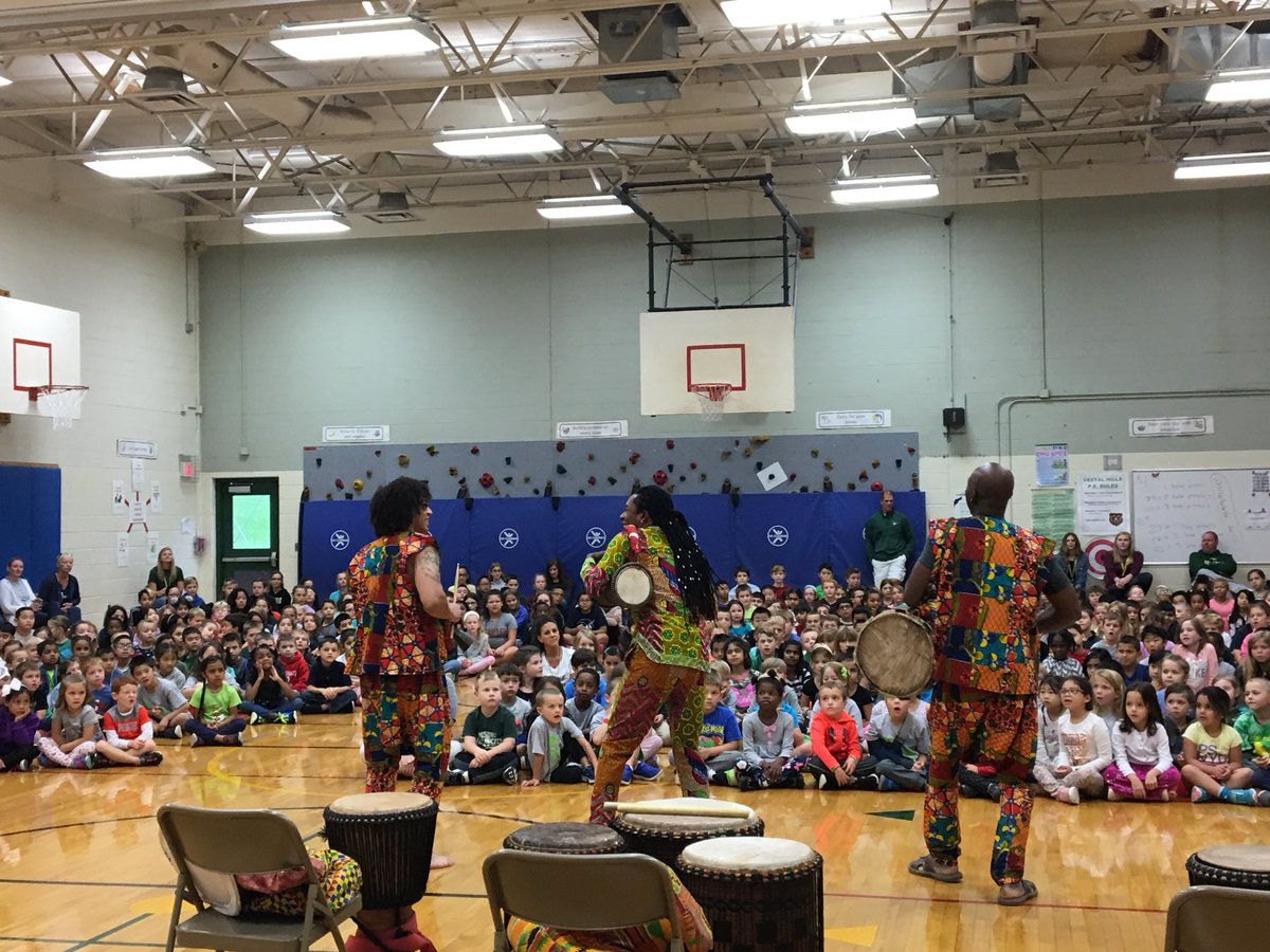 MeganMiddendorf's tweet photo. Roots in the Schools does it again! #vestalhills #grassrootsfestival @GrassRootsFest @GrassrootsMiami https://t.co/dBH8ufuhHF