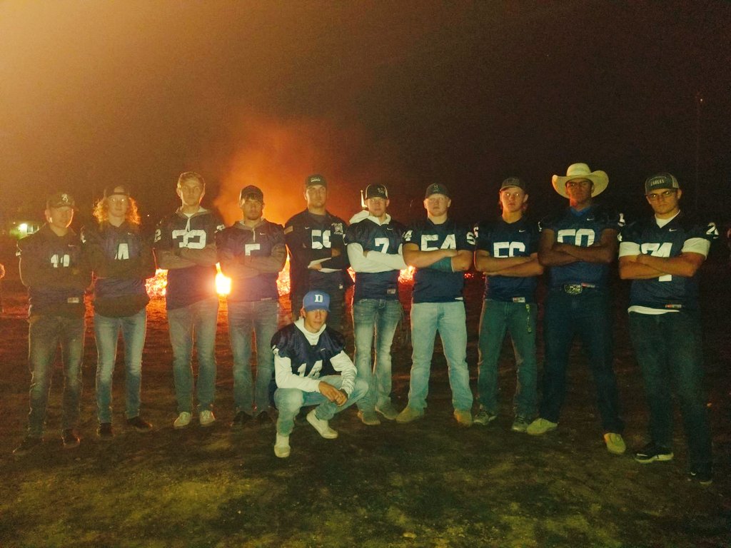 AustinBurraston's tweet photo. Fire Rally 2k18🔥🔥🏈 https://t.co/ae2wPWaLow