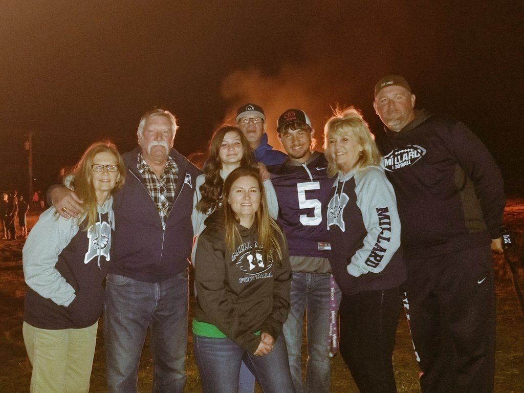 AustinBurraston's tweet photo. Fire Rally 2k18🔥🔥🏈 https://t.co/ae2wPWaLow