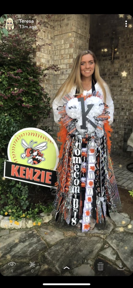 teresajtj's tweet photo. HOCO week! 🧡🐝🖤 ‘18 https://t.co/rALgH9rgKJ