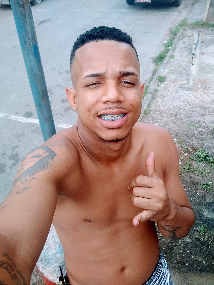 Jackson79849364's tweet photo. Bomdia que nessa sexta seja repleta de bença 🙌👏😙😍😂👍 https://t.co/M5vPDkWzBT