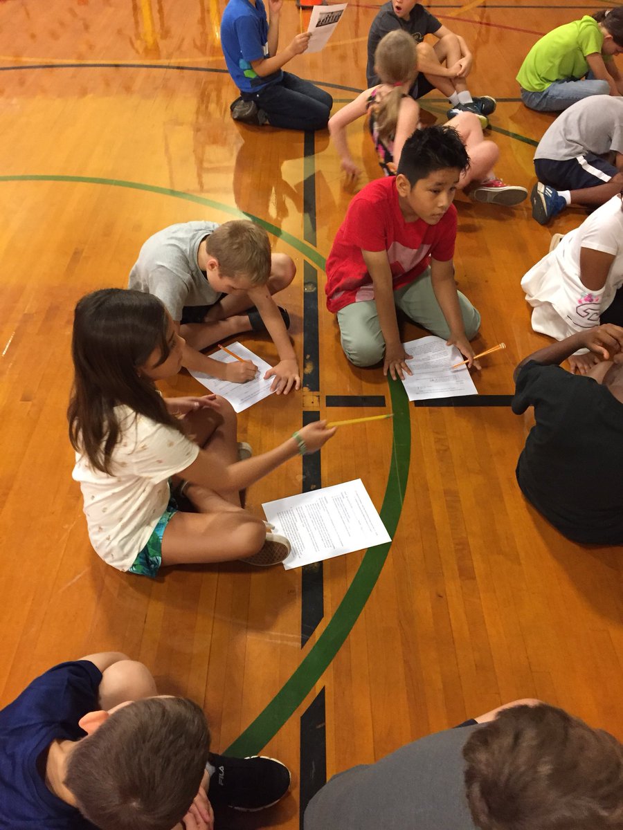 fwesirt's tweet photo. Early Release Collaboration is still on with 4th grade! Pre-test, background build and PE labs are yet to come! #newtonslaws #beingib @MRMRKedu #fwesactivateslearning https://t.co/IPYqjad7tB
