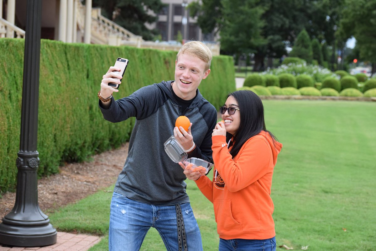 OSUDining's tweet photo. It's #orangefriday and #FNVfriday! To celebrate #healthycampus week, take a selfie eating your favorite orange fruits and vegetables. Post it and use #FNVFriday! https://t.co/cQ91e5zWwl