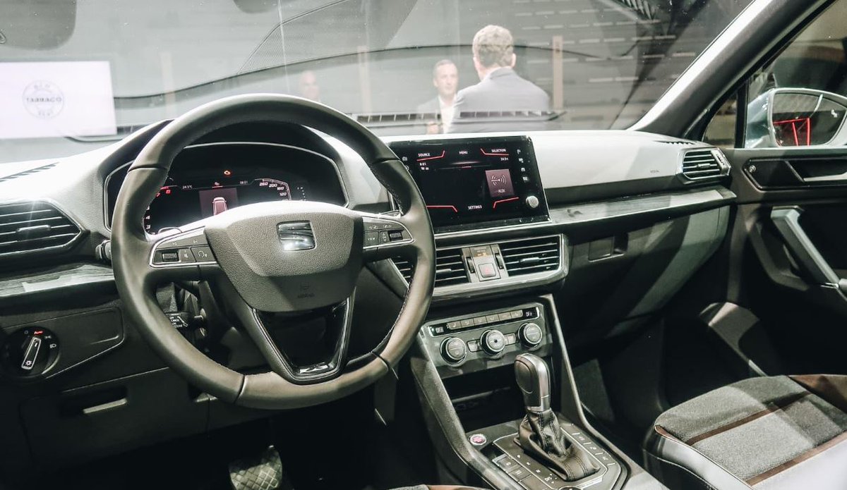 Poolline1's tweet photo. Tal y como os anunciábamos hace unos meses, por fin tenemos el Seat Tarraco !! Un todoterreno de 7 plazas que cuenta con motores diésel y gasolina y con potencias de entre 150 y 190 CV. Y múltiples funciones más! Estamos deseando verlo en circulación !!  #seattarraco @tuSEAT https://t.co/WoIDFlTes4