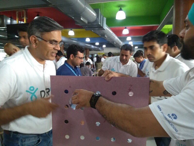singhsups's tweet photo. Always brings a smile to my face to see our leadership inspire so beautifully! During #DRIVEWeek2018, our leaders walked the talk and gave their 100% and more to #communityaction #TataCommsDrive @tata_comm https://t.co/02an3mLcN2
