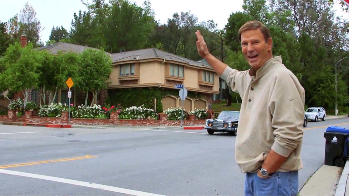 GetFrankToronto's tweet photo. Bob Einstein is selling his Beverly Hills home! https://t.co/zHUYgEqlrq https://t.co/xrQmiDgqcl