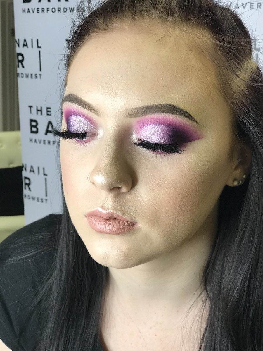 ThenailbarWales's tweet photo. GLAM•EYES💗🌸💞🎀👛 https://t.co/xN0w4YYAX9