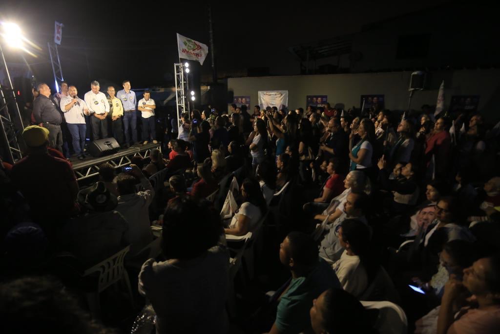 NapoleaoSC's tweet photo. Que imagem!!! Obrigado, Navegantes. Aqui é 15!!! #Vote15
#SCquerMais
#PéNaEstrada
#NapoleãoBernardes
#MauroMariani
#JorginhoMello
#PauloBauer
#NossaSantaCatarina
#SCalemDaPolitica
#eleições2018 https://t.co/F140fky4dz