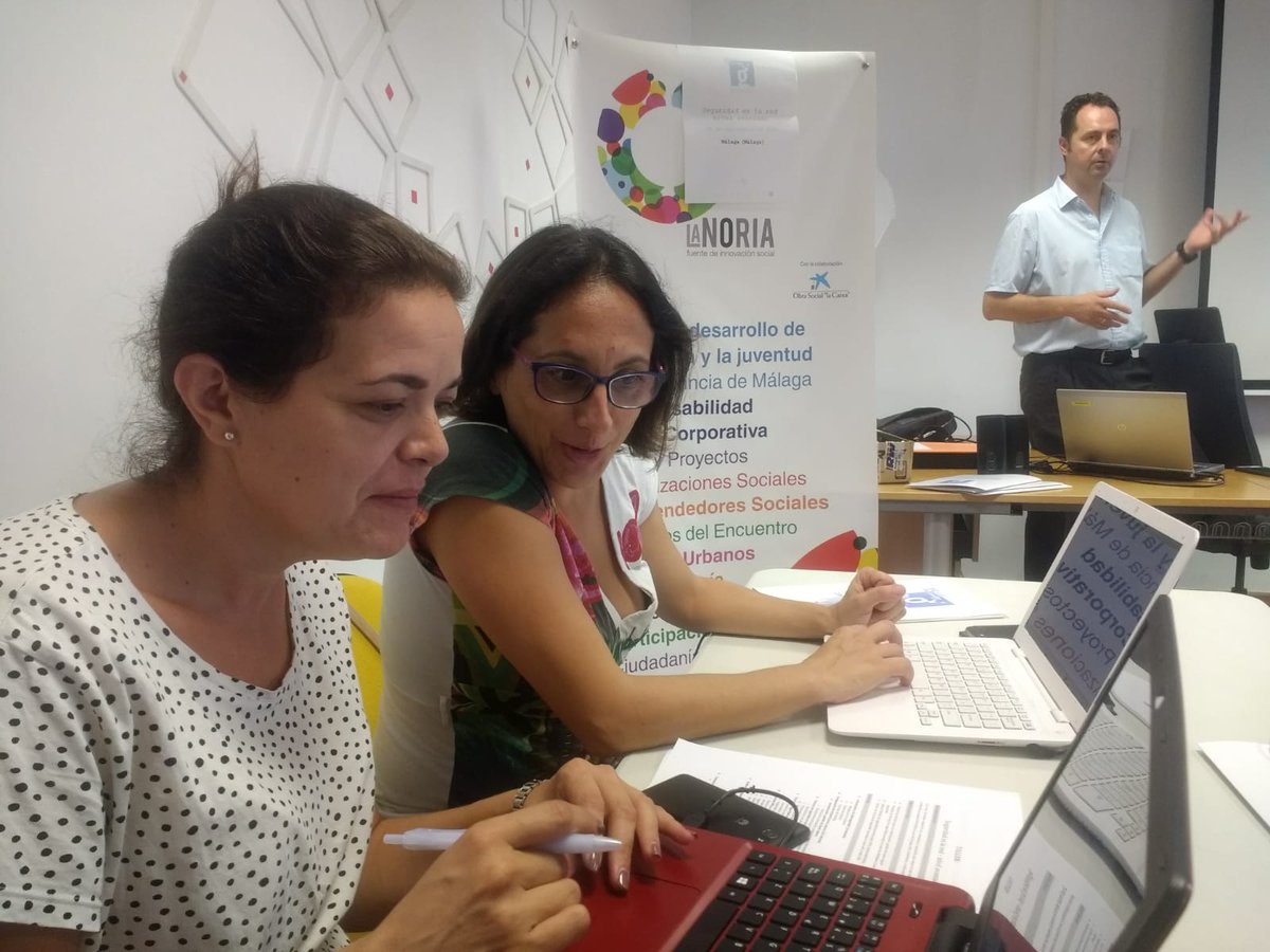 CGtotalan's tweet photo. Con @salares y @Guadacanillas en el taller #DigCompAILGuadalinfo de @RedGuadalinfo sobre Seguridad en la red de nivel avanzado impartido por @carlosaboni en @lanoria_mlg https://t.co/qIbCHnoFKr