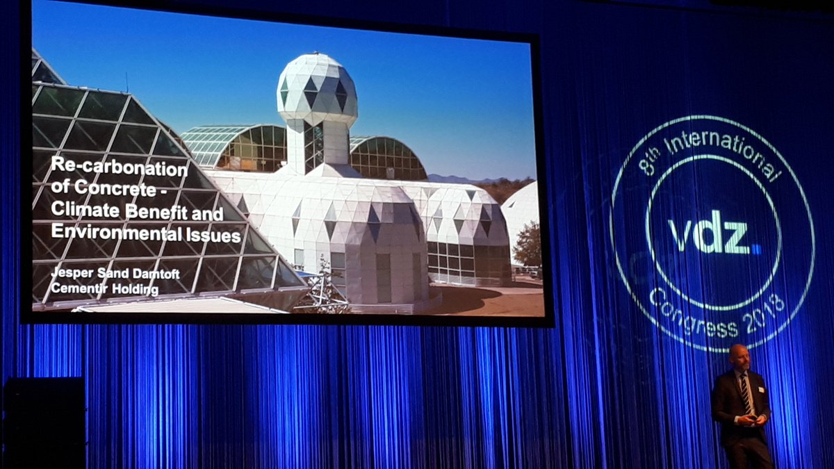 ClaudeLorea's tweet photo. Often it is said that #concrete is an artificial rock but today @jsdamtoft explains how it becomes a real rock!
#carbonation #recarbonation #builtenvironment #madewithcement #CO2sink
#lowcarbon https://t.co/84UxQPWZ0O