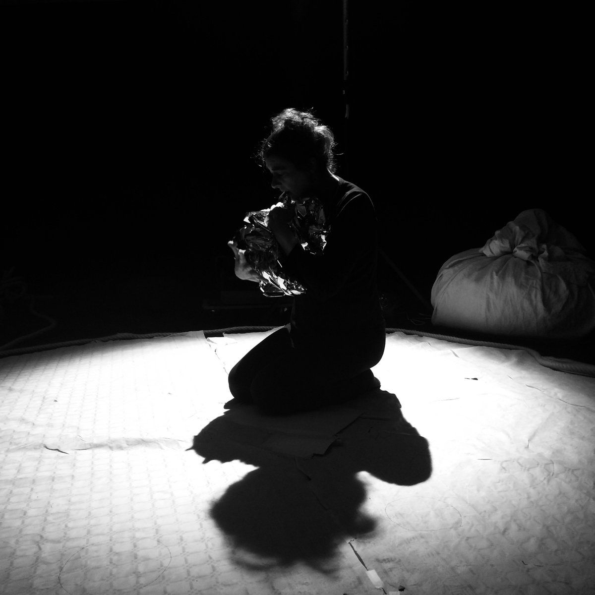 CiePiment's tweet photo. Les premières représentations de notre première création très jeune public "Rond-Rond", de 1 à 3 ans, auront lieu au Musée de la tapisserie contemporaine @Museesdangers @angers fin octobre !
#jeunepublic #theatre #creation #petiteenfance @Maine_et_Loire @paysdelaloire https://t.co/3EUDb98S5h