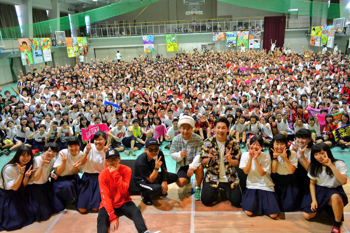 berrygoodman88's tweet photo. 安城学園高等学校
文化祭に出演させて頂きました✨

割れんばかりの歓声、
とんでもない位元気な生徒さんに
圧巻でした😳
お呼び頂きありがとうございました🙇

まさかの物販グッズを持ち込んでくれている方もいらっしゃいました👍

また是非ライブでも
お会いしましょう‼️

#ベリーグッドマン https://t.co/0xx5xYYXJH