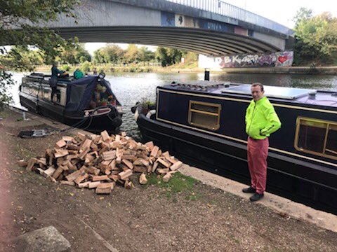 WalkersLogs's tweet photo. Do you live on a boat?
Need some lovely dry logs?
Call 01285 720940 https://t.co/Aj4ynaohel