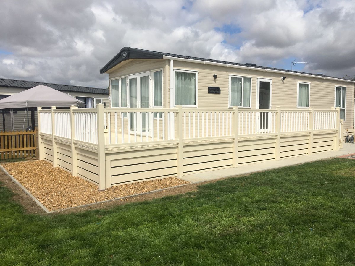 ultimatedecking's tweet photo. Perfect addition of space created by Team Ultimate here 🤩
Why not contact us and find out how we can help create your perfect space 📞📩 https://t.co/YLgLzKO76c