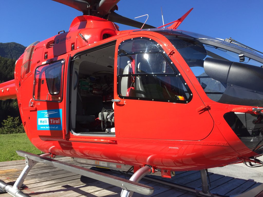 LermoosAmbacht's tweet image. Intressant bezoek aan Heli-Tirol! #redden #blussen #materiaaltransport