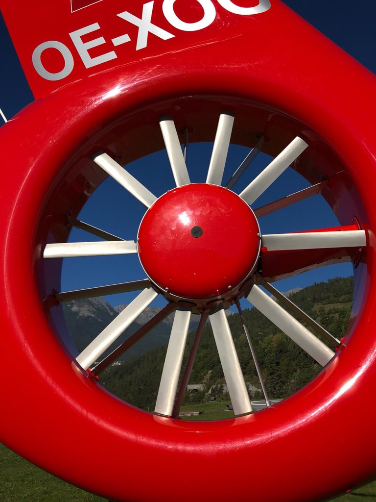 LermoosAmbacht's tweet image. Intressant bezoek aan Heli-Tirol! #redden #blussen #materiaaltransport