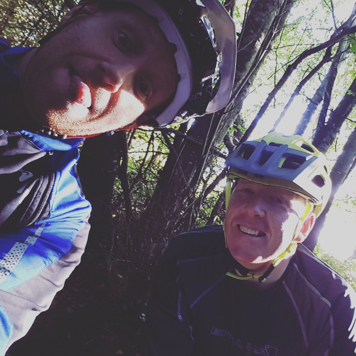 ColinFinn64's tweet photo. #droppingin on the #drierthanacamelsass #localloop with #thejumper @matt_kelly_123 on a #feelgoodfriday #bikesareclass #justrideyourbike #mtbireland #mtb #mountainbike #enduromtb https://t.co/VLkRazhmss
