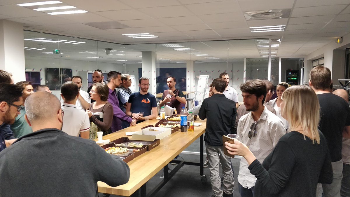 GDGAixMarseille's tweet photo. Merci à @ITCaisseEpargne pour l'accueil et à tous les développeurs et développeuses présents hier soir pour ce 1er meetup 🤟

Nous allons capitaliser sur ce bel évènement et sur vos nombreux  retours afin de fédérer autour de ce GDG la communauté dév Aix-Marseille  ! https://t.co/Bk2HuEm7J7