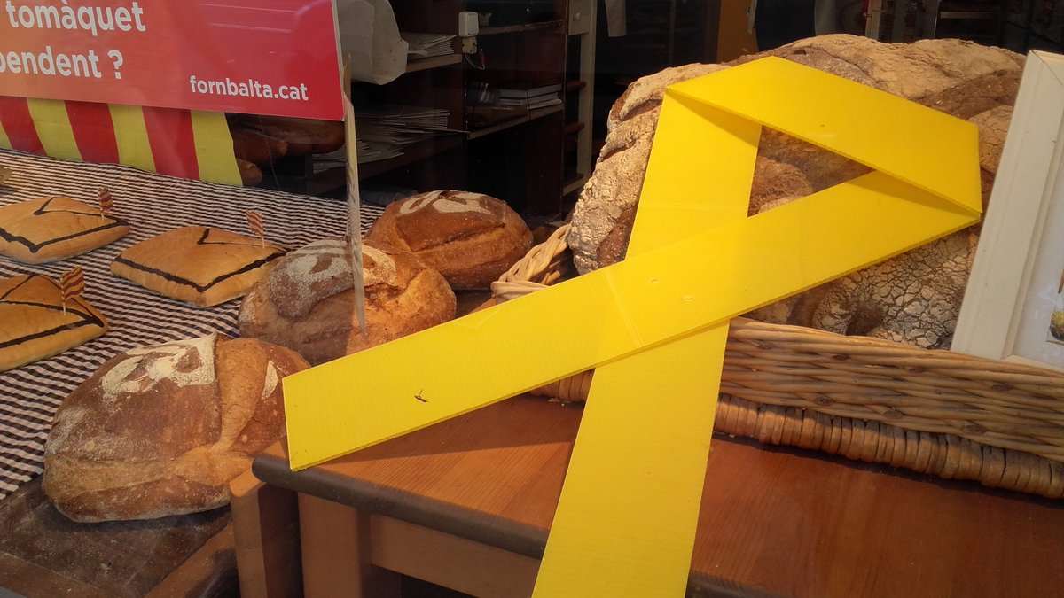 FloraPla's tweet photo. Gràcies @Forn_Balta pel vostre compromís imparable
#1OctAlCarrer https://t.co/VgOP3gaxMl
