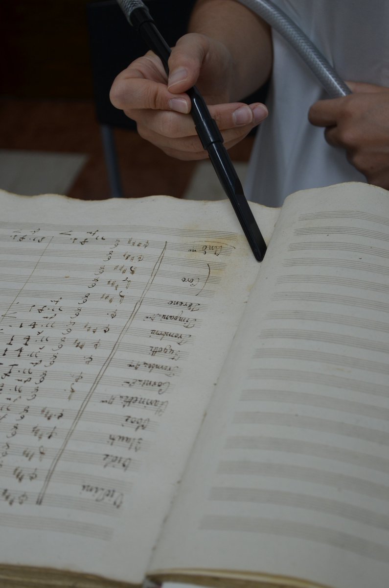 teatrolafenice's tweet photo. 🎭 La partitura di #Semiramide viaggiò da Venezia a Parigi: Rossini la doveva autografare. Oggi con @GeneraliItalia e #Hruby le ridiamo vita, tramandandola ai posteri. Si tratta di uno 'scritto' inestimabile, che esporremo con altri inediti prima della prima 🎭
#Rossini150 https://t.co/VbXWAnRUxx