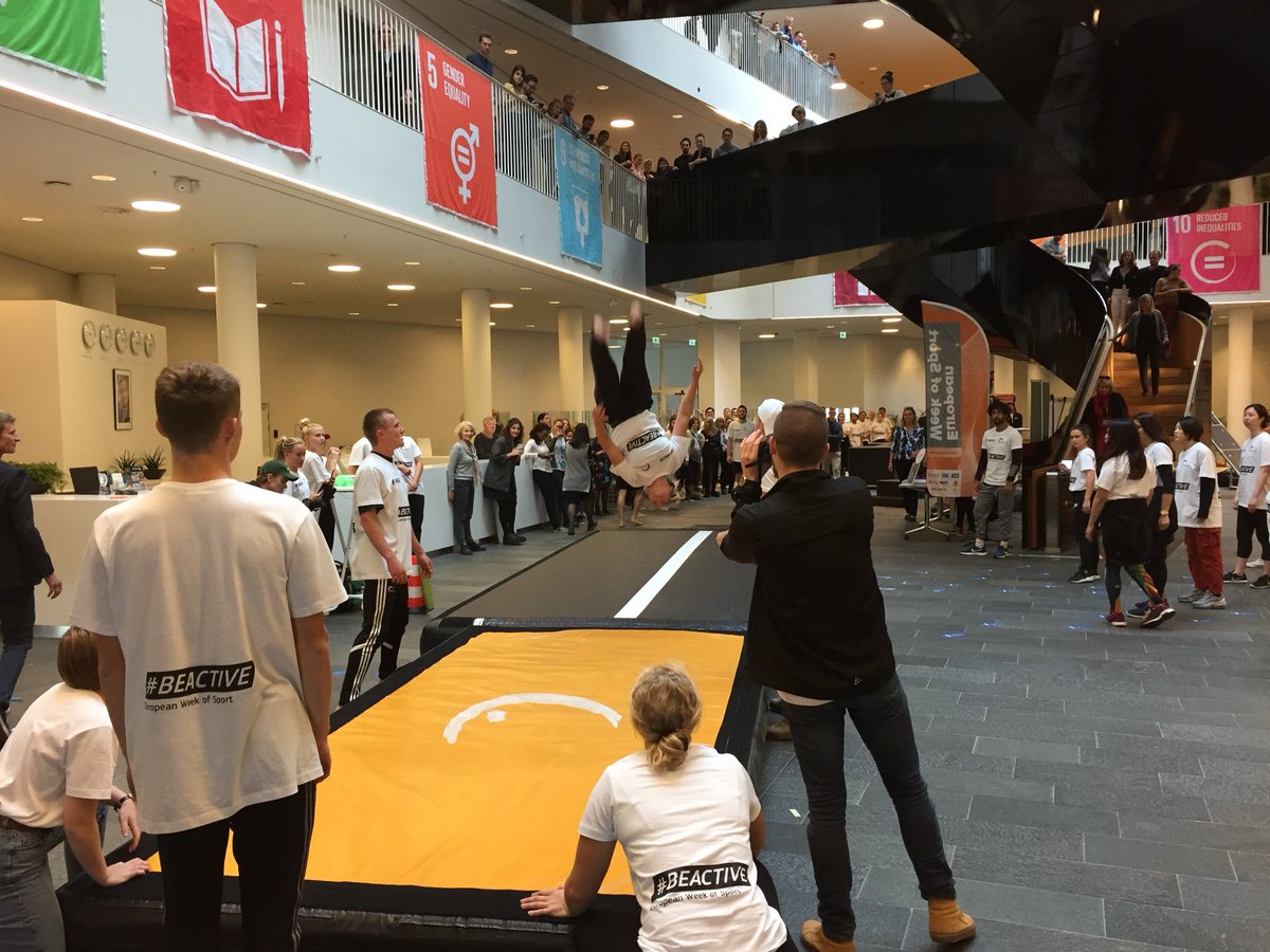 ISCA_tweet's tweet photo. ISCA and students from #Ollerup are MOVING @UNCityCPH and @WHO_Europe staff right now for the #BeActive European Week of Sport #Danmark https://t.co/2p7otnj2kh