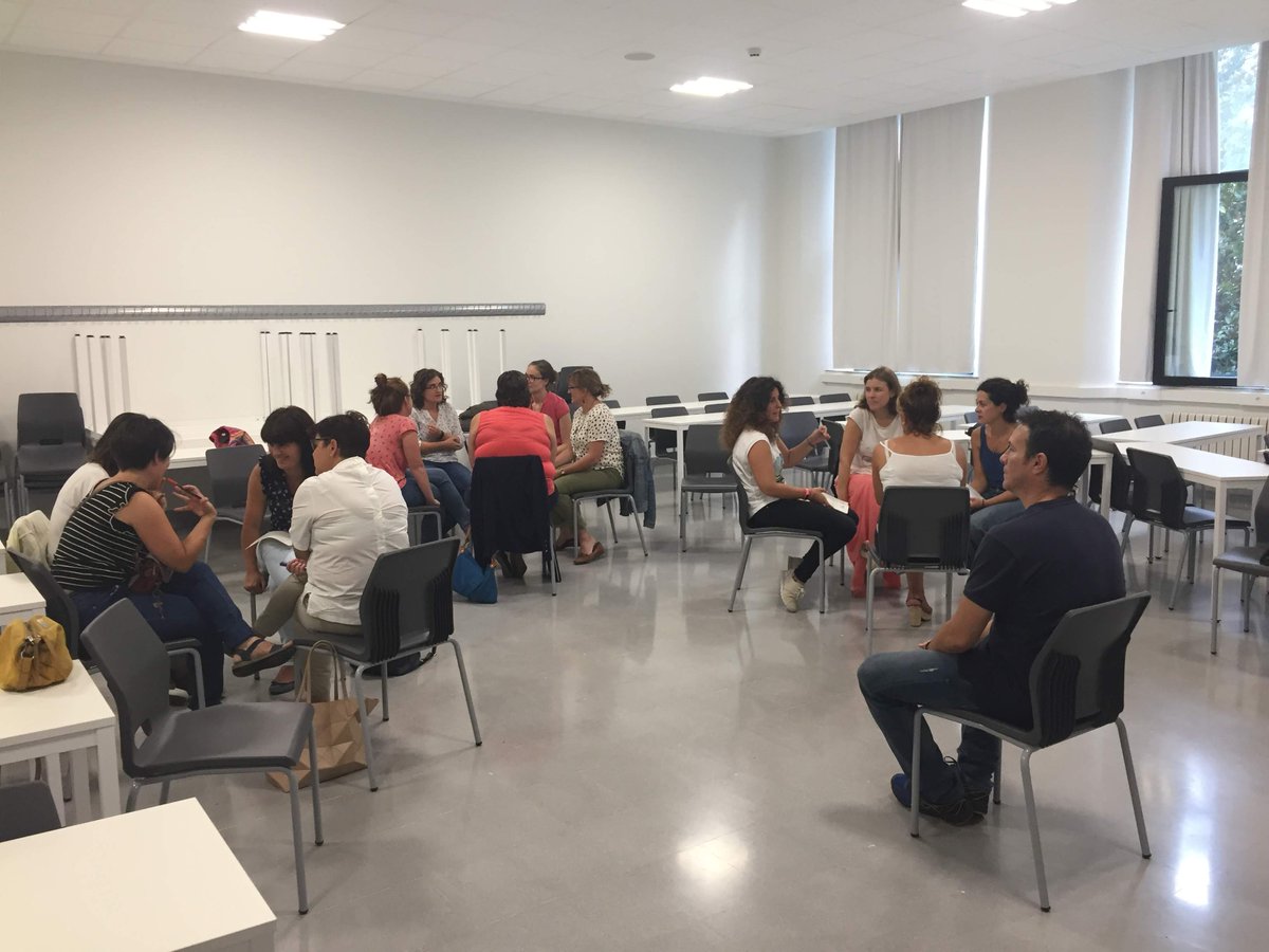 MujerTekSpace's tweet photo. Seguimos con la formación de nuevas mentoras #InspiraSTEAM en Bilbao, Donostia, Vitoria-Gasteiz y Cataluña. ¡YA QUEDA MENOS PARA ARRANCAR LA TERCERA EDICIÓN! Esta año inspiraremos a más de 2.070 niñas y 2.060 niños 🙌🙌🙌🙌 #WomenInTech

➡️ https://t.co/Vd2uQYUeuq https://t.co/iAc3IsvfJK