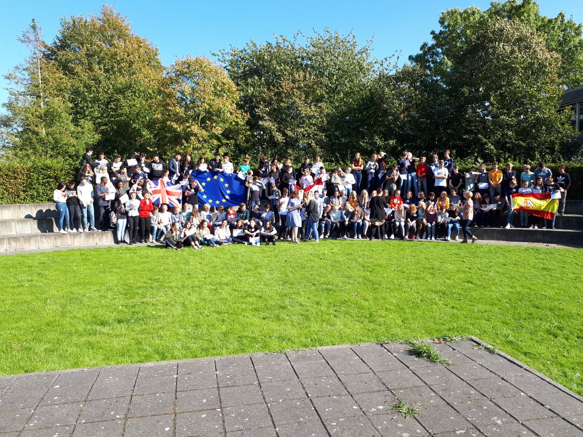 ExcAcadErasmus's tweet photo. Celebrations and goodbyes for #teamerasmus from @ExcelsiorAcad on our last #respect4diversity exchange 
#characterandculture 
@erasmusplusUK @EUErasmusPlus https://t.co/gZ0iVZdK2I