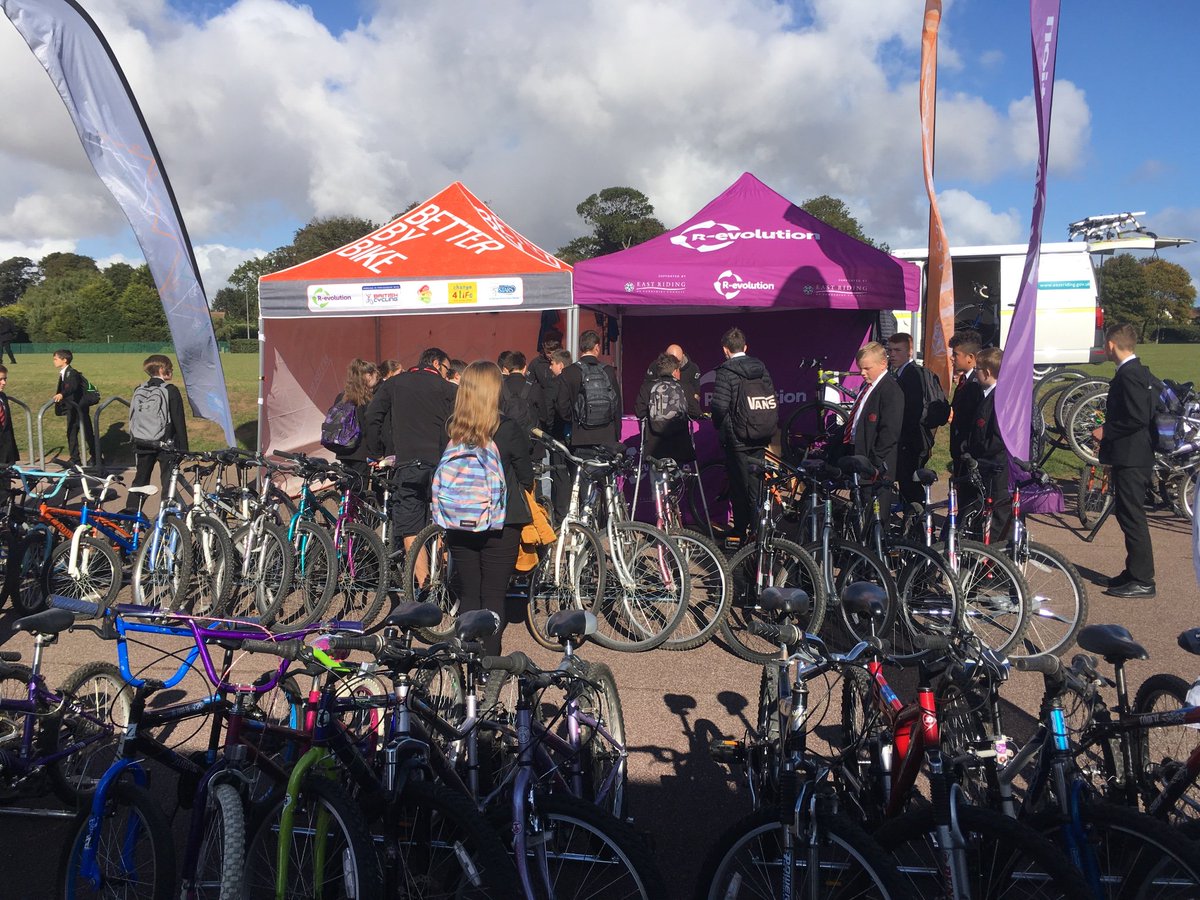 Headlands_PE's tweet image. The #teamheadlands #bikelibrary is in full swing!