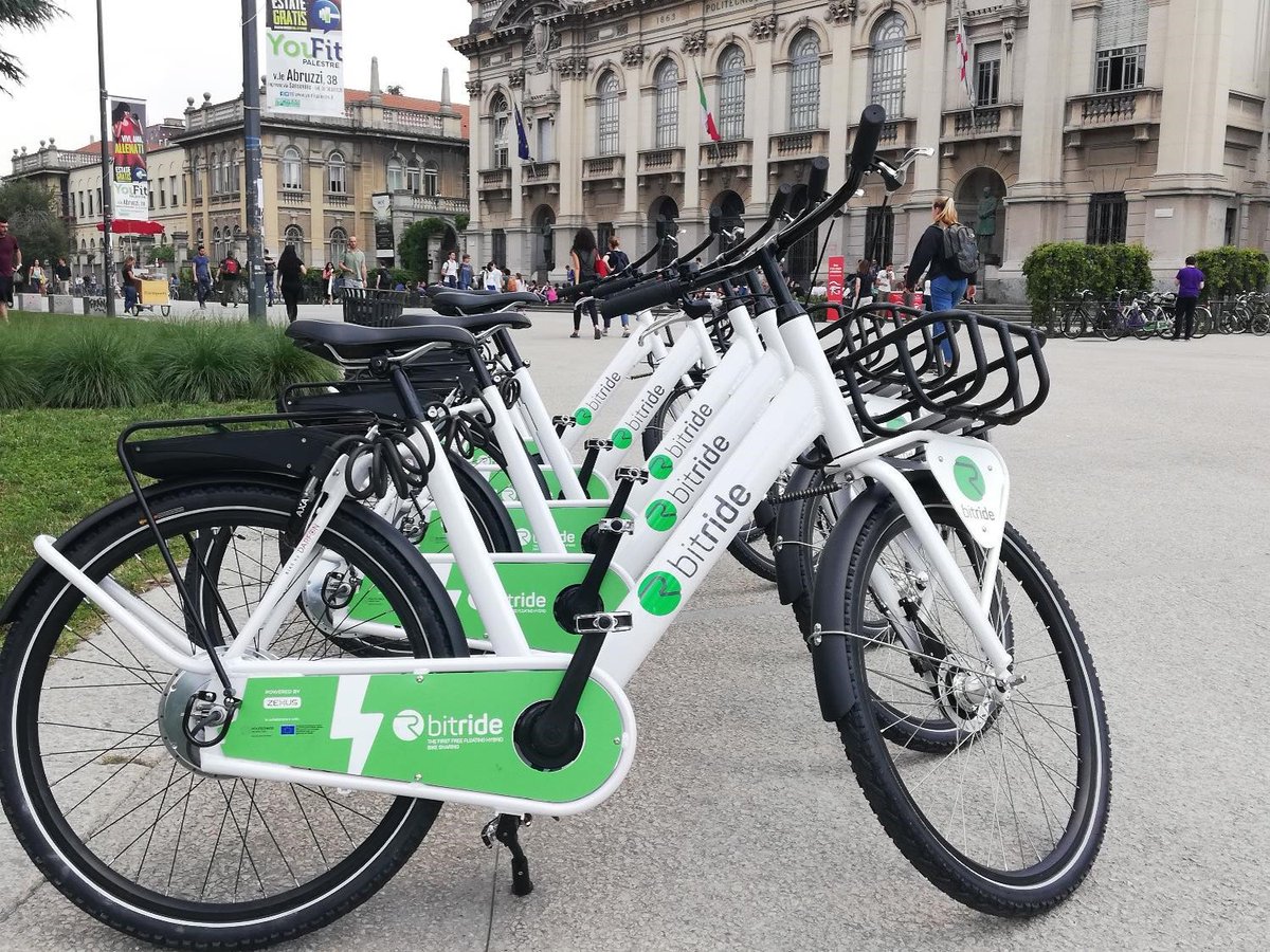 POLISnetwork's tweet photo. After successful trial, #Milan launches new free floating hybrid #bikeshare #Bitride. Smart ebikes capturing #airemissions and sharing #traveldata with city council for better #urbanmobility planning. #cycling https://t.co/QmaUgUJkOx https://t.co/fjdnWPm7Ls