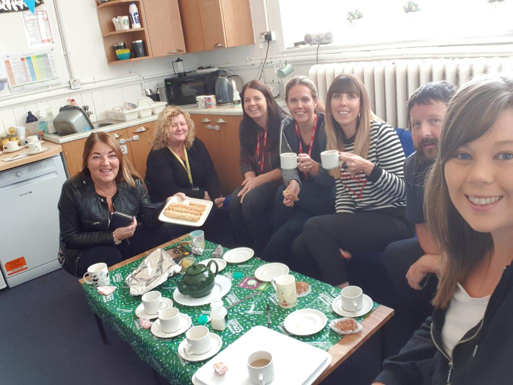 CA2Bryniago's tweet image. Staff Bryniago yn mwynhau bore coffi mwya'r byd! #macmillan #cacennau #teachoffi
