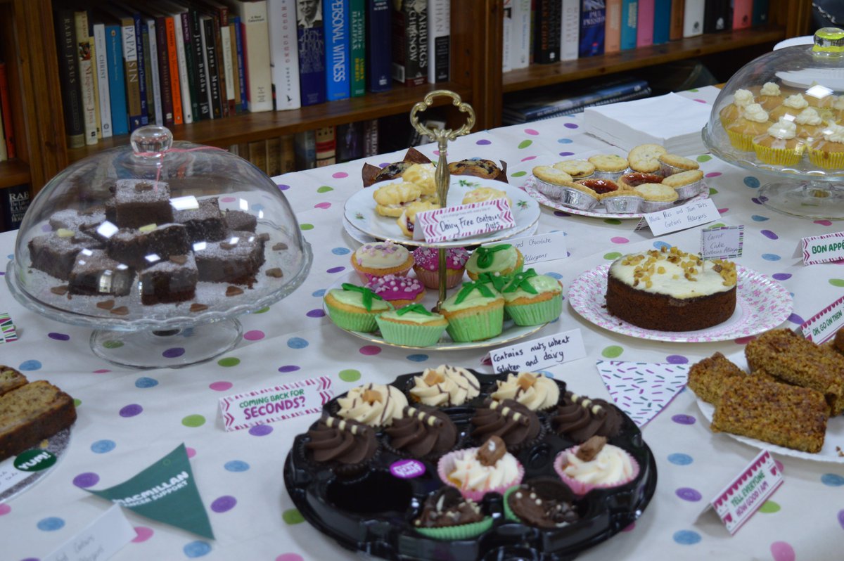 VickyMcMSM's tweet photo. And back at school the parents are having lots of fun raising money for a wonderful cause #MacmillanCoffeeMorning The cakes look amazing!! #mountspirit #Sheffieldissuper #Chesterfield https://t.co/dAdJ8jJevm