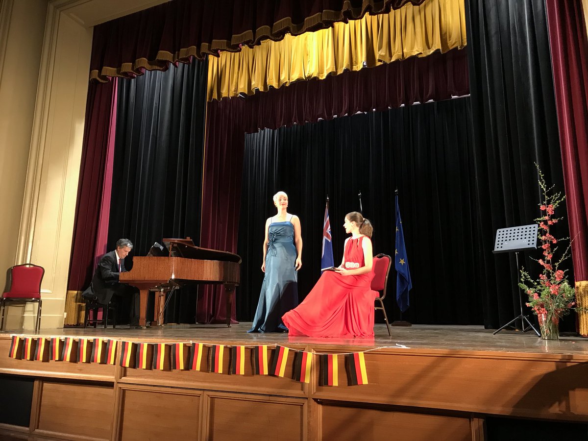 GermanyInOz's tweet photo. A special highlight of our #German National Day celebrations: The #Petticoatgirls  performed classical music with a modern twist together with Australian pianist #AlanHicks at the #AlbertHall! #ArtCircleResidence https://t.co/fcwnp5V30X