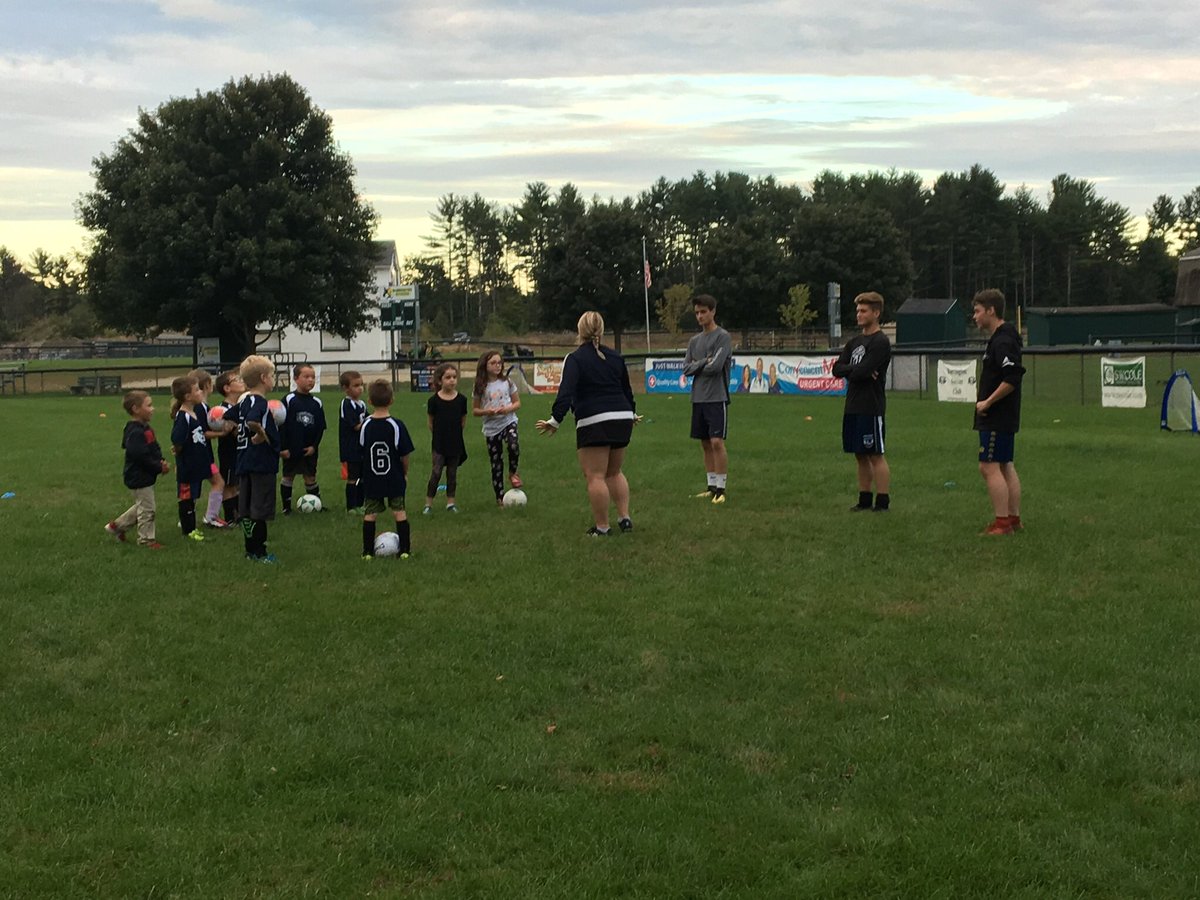 MrsMoralesCBNA's tweet photo. Last night at @BarringtonStorm soccer, we were pleasantly surprised with the help of CBNA boys’ soccer 👏🏼 So fun! Thank you, Looch, Cayden, Patrick, &amp; Coach Gompert! @CbnaBoysSoccer #lovemyjob #proudteacher #myboyslovemystudents https://t.co/27aR3AyUvt