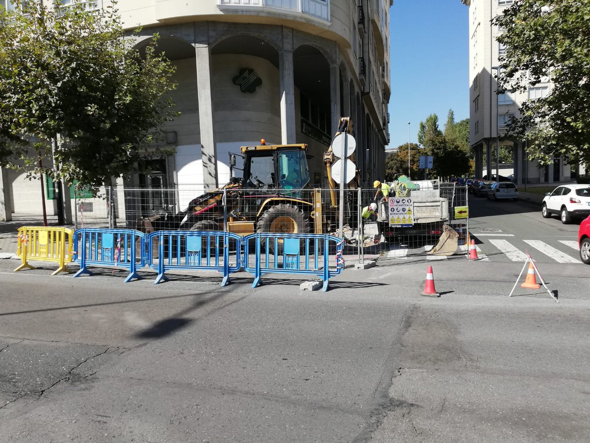 Esta semana hemos iniciado con @Viaqua y <a href="/FerrolOficial/">Concello de Ferrol</a> una obra de conexión al nuevo sistema de #saneamiento de la #RíaFerrol de un antiguo punto de vertido, tras la inspección de la canalización subterránea del antiguo río Tronco