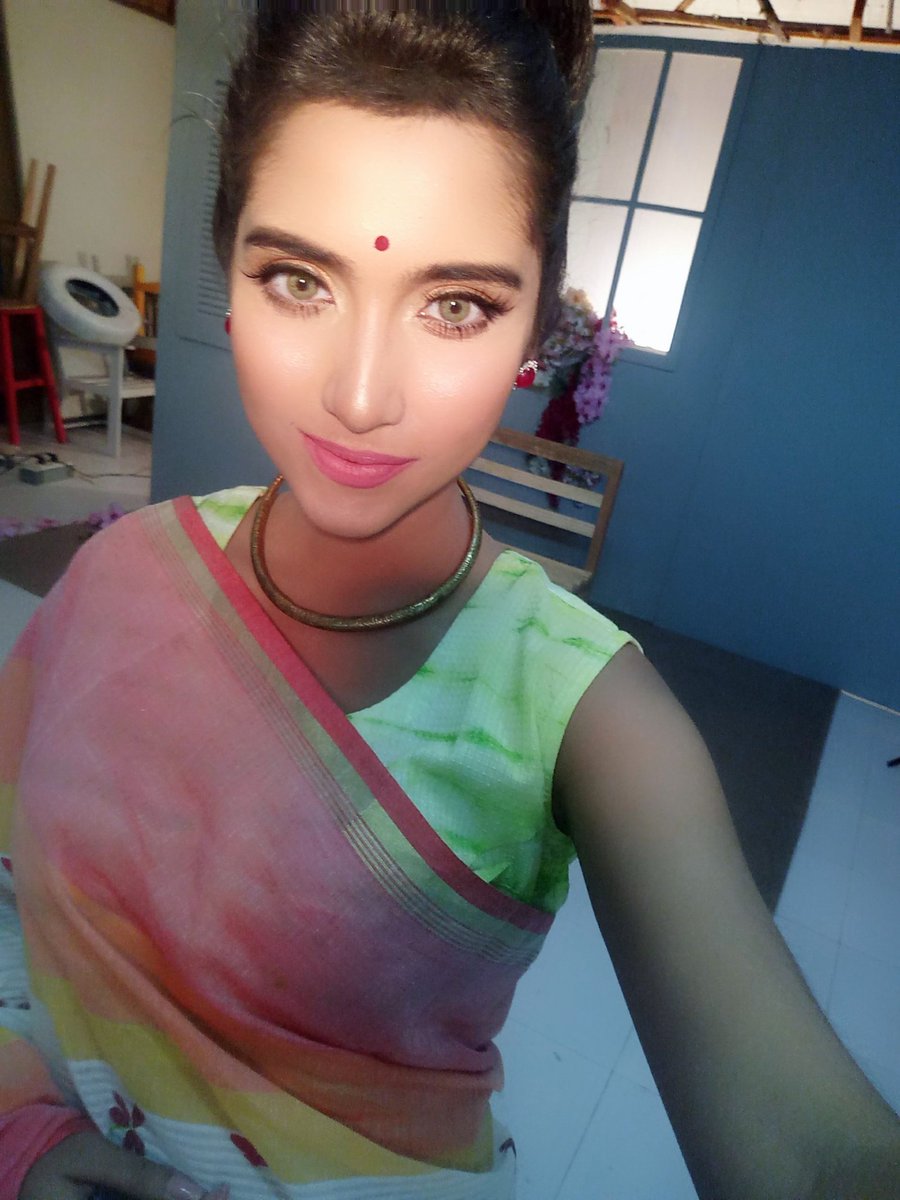 mousumofficial's tweet photo. Nabarupa shoot.. 

#Mousum #Bangali https://t.co/QSyAAdqqW3