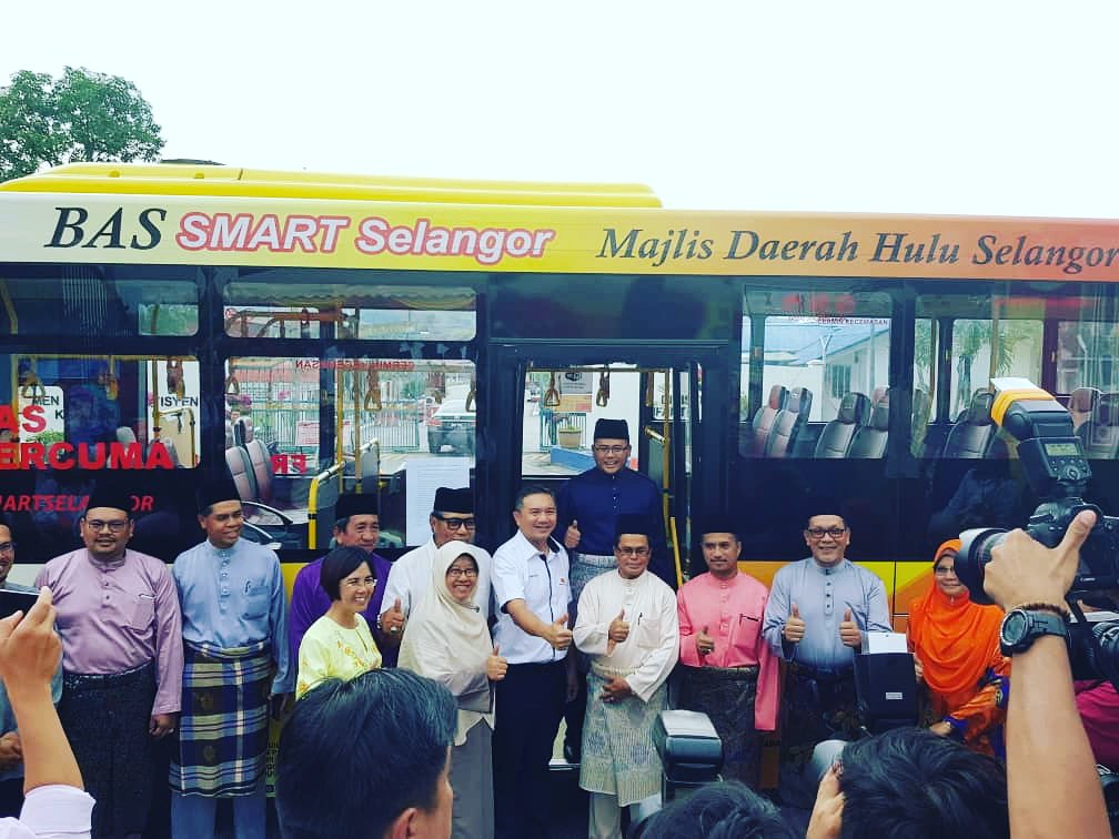 ngszehan's tweet image. Pelancaran Bas Smart Selangor di Daerah Hulu Selangor bersama YAB Menteri Besar. Program bas Smart Selangor antara program Inisiatif Peduli Rakyat yang mendapat sambutan hangat daripada penduduk setempat.
#BasSmartSelangor
#IPR