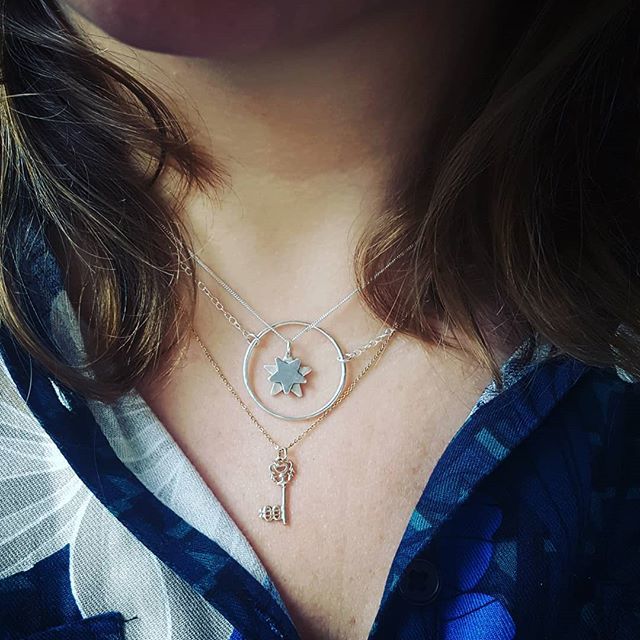 gilded_magpie's tweet photo. Layers layers layers. .
.
.
.
.
.
.
#silver #silversmith #madebyme #handmade #castsilver #precious #imadethis #gildedmagpie #madeinbristol #jewellery #jewelry #jewelcast #independentdesigncollective #personalised #gildedmagpiebespoke #cooksongold #circle… https://t.co/yc8usxlqmJ https://t.co/NLdQ13zfe4