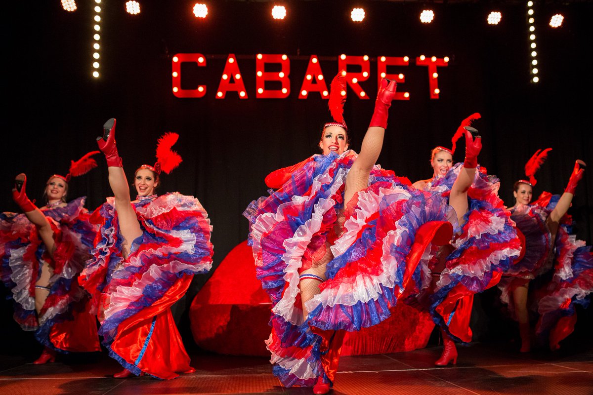 ViuraHotel's tweet image. ¡Sorpresa! 🎉 Esta noche, durante el #ExclusiveMeetingTE 2018 en @SidreriaAraeta, podremos disfrutar de la espectacular #AnnaSmile, ¡un cabaret único para una noche irrepetible! 👯 
•••
@MeetExclusiveTE #NetworkingParty #LuxuryTourism #BoutiqueEvents #SanSebastián