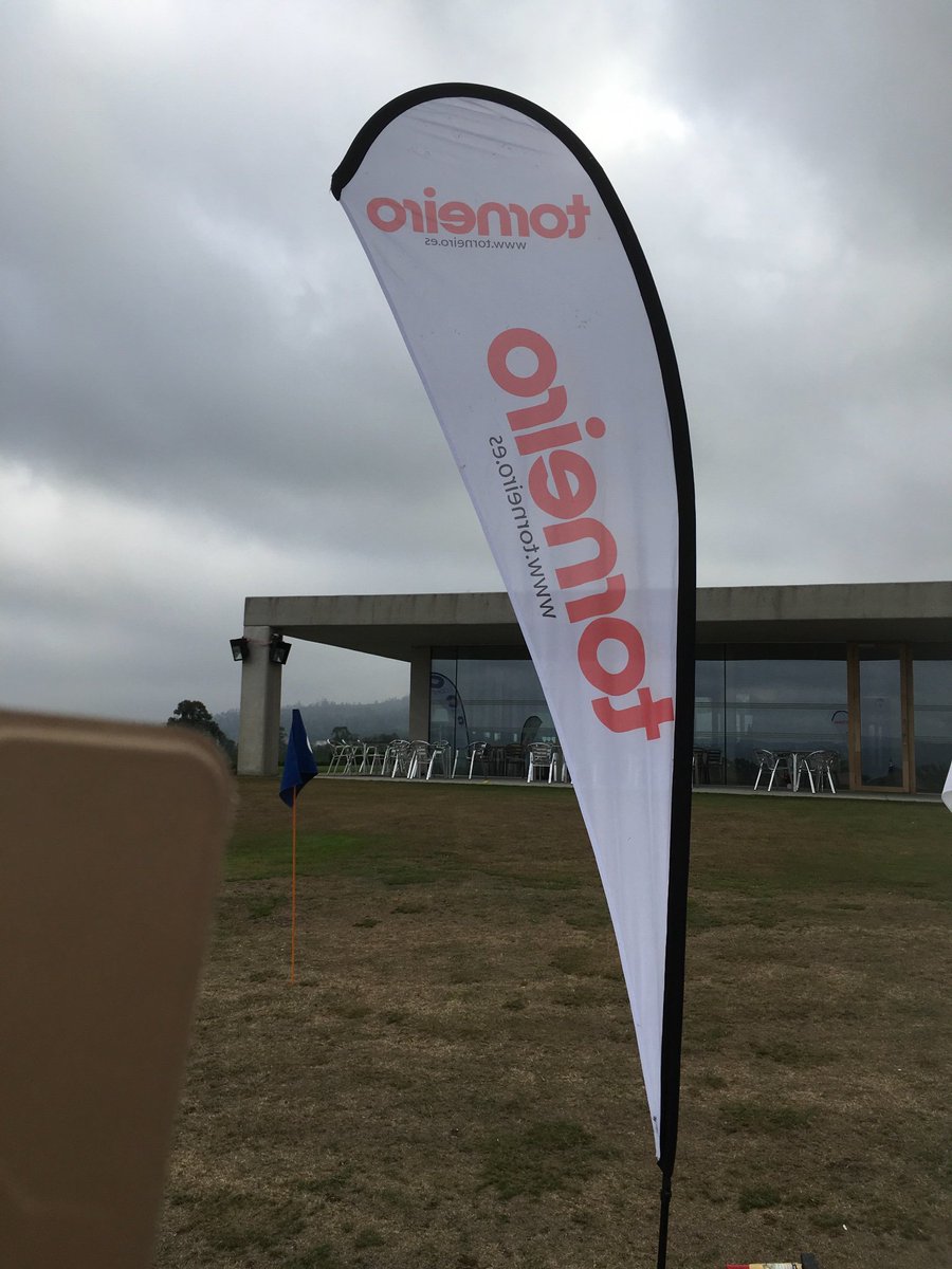 golfcopegal's tweet photo. @aeroclubstgo acoge la gran final del III circuito de golf COPE Galicia. Jugarán más de 200 jugadores en total. https://t.co/7tEV9Q4rsF