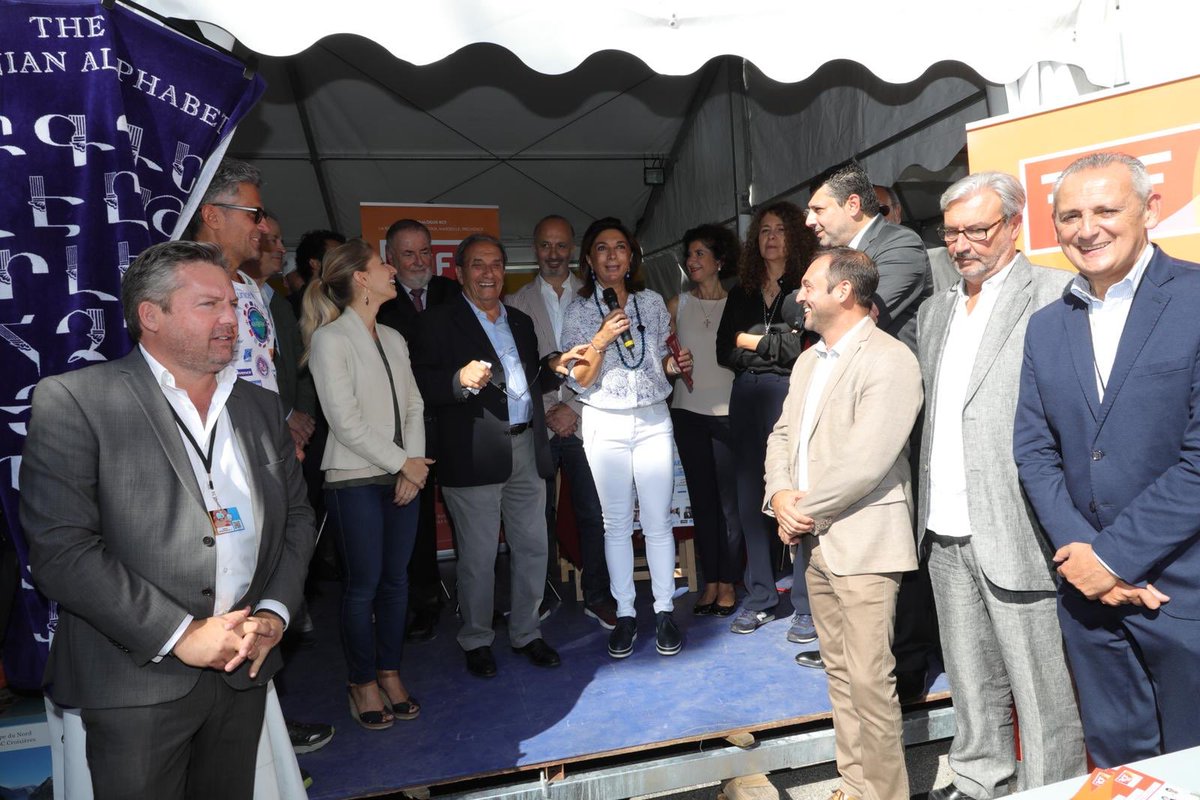 MartineVassal's tweet photo. Vous connaissez tous mon attachement à la #culture arménienne et je souhaite prolonger la coopération entre le @departement13 et l’#Arménie 🇦🇲 https://t.co/c2AZEFhY1j