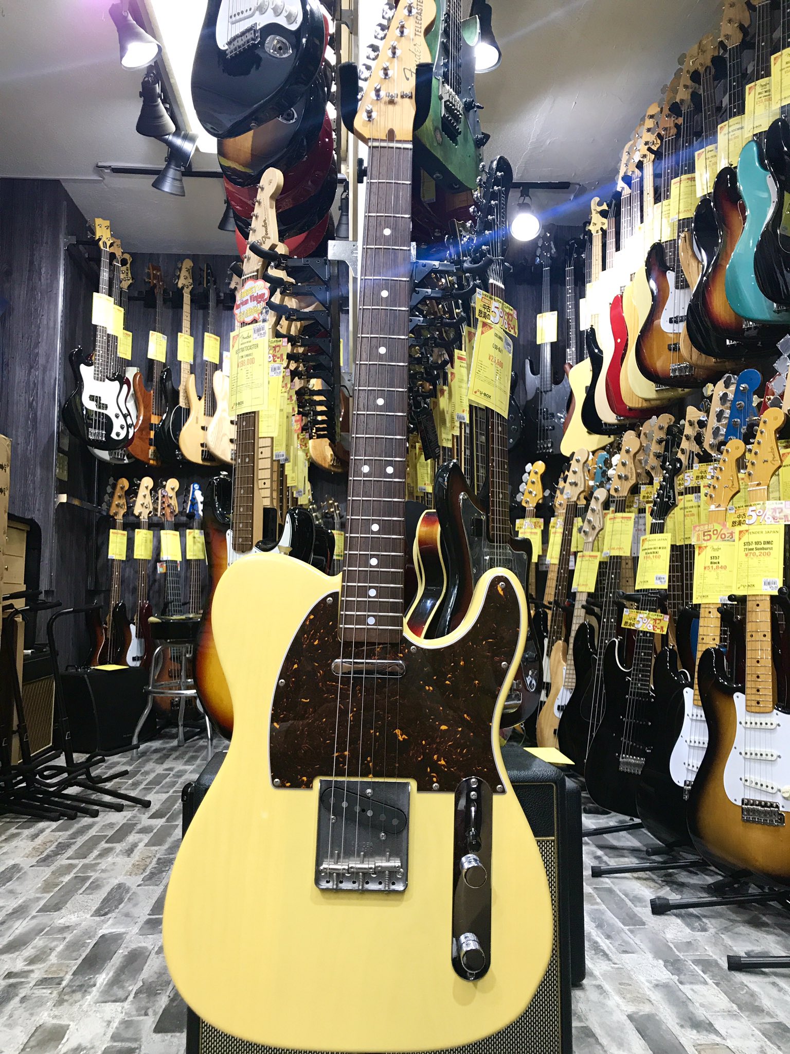 イシバシ楽器御茶ノ水本店 漫画beckに登場したテレキャスターのコユキモデル ピックガードが交換されていますがむしろカッコいい 税込 64 800から 今週末土日は5 オフです 和田コレ Fender Tl68 サテンフィニッシュ気持ち良い このギターおれを