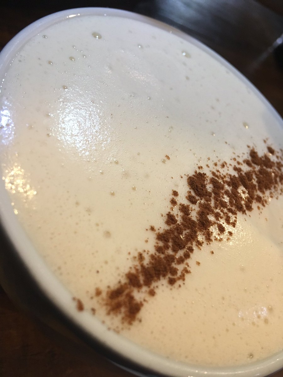 Warm up with a yummy Hot Chocolate or a Chai Latte ☕️ #getplump #hotchocolate #chai