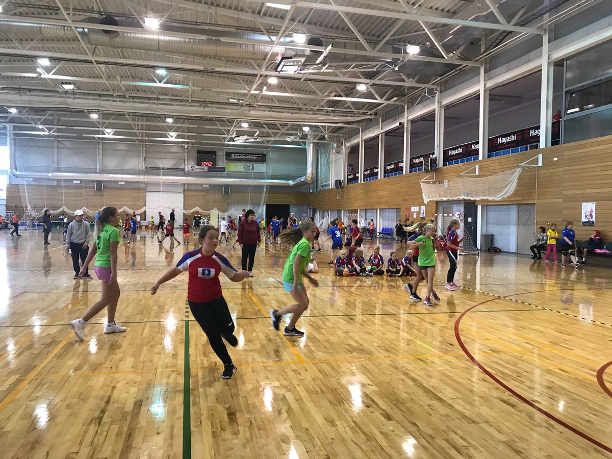 LVhandball's tweet photo. Eiropas sporta nedēļas ietvaros šodien Salaspilī notiek mini handbola turnīrs vairākās vecuma grupās gan zēniem, gan meitenēm! 🇱🇻🤾‍♂️ https://t.co/bXmiVxAYzB